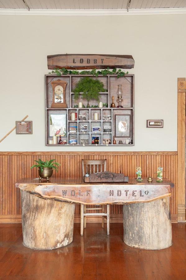 The Historic Wolf Hotel Ellinwood Eksteriør billede